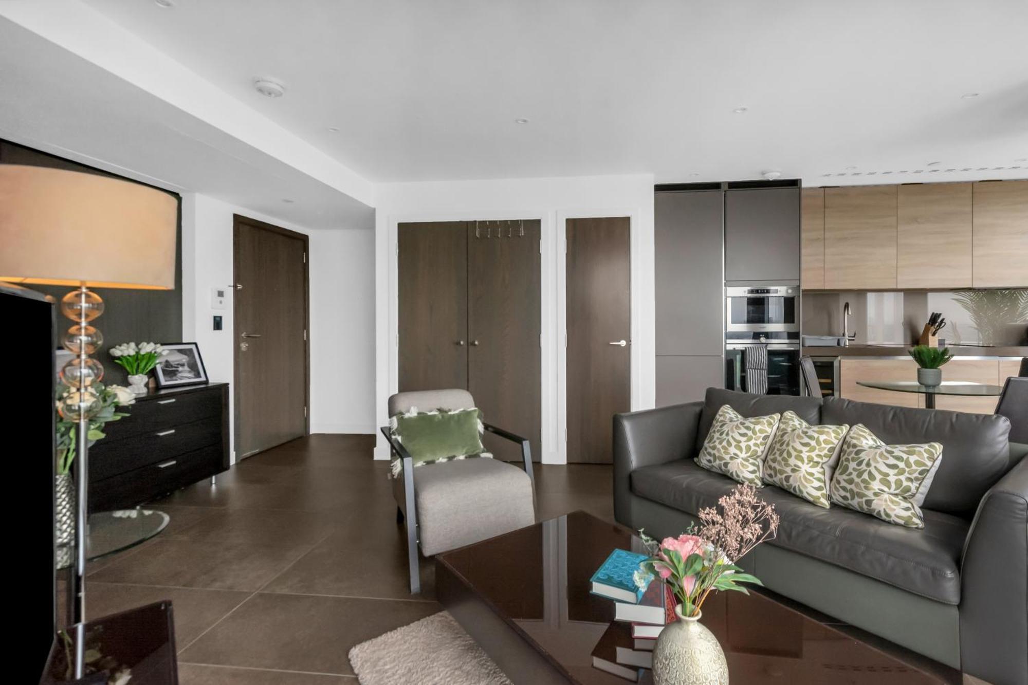 Mysquare Two Bed Serviced In Old Street London