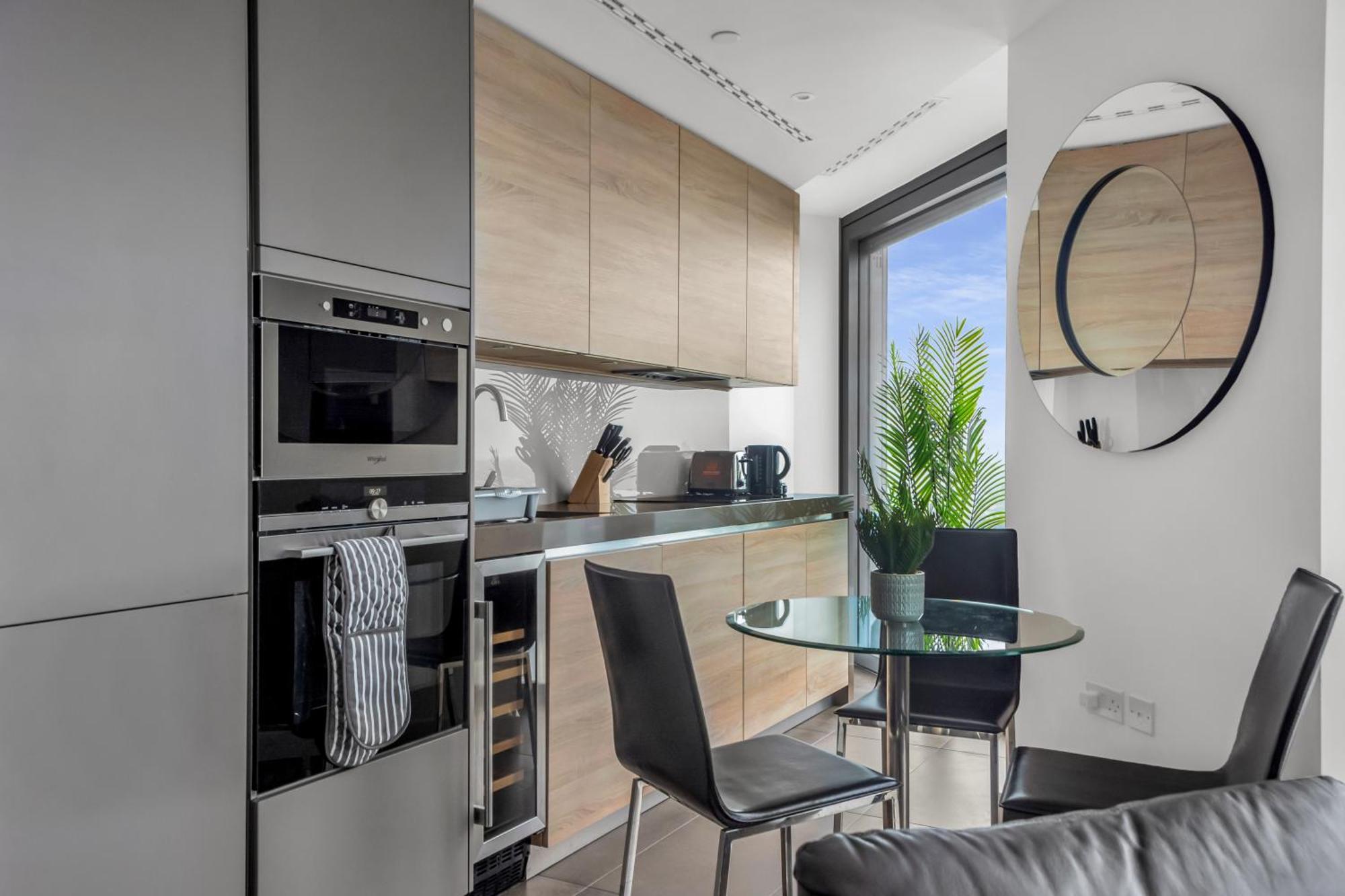 Mysquare Two Bed Serviced In Old Street *